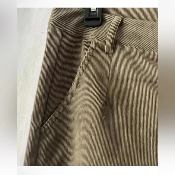 Uniq NWT Women's Olive Green Pants Straight Leg With Pockets Button Fly Medium - Picture 5 of 8